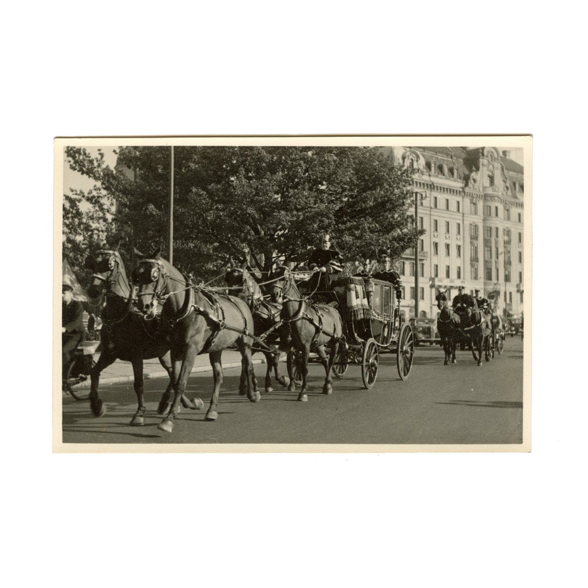Prezentarea scrisorilor de acreditare la Stockholm, patru fotografii, 3 octombrie 1947 - imagine 3