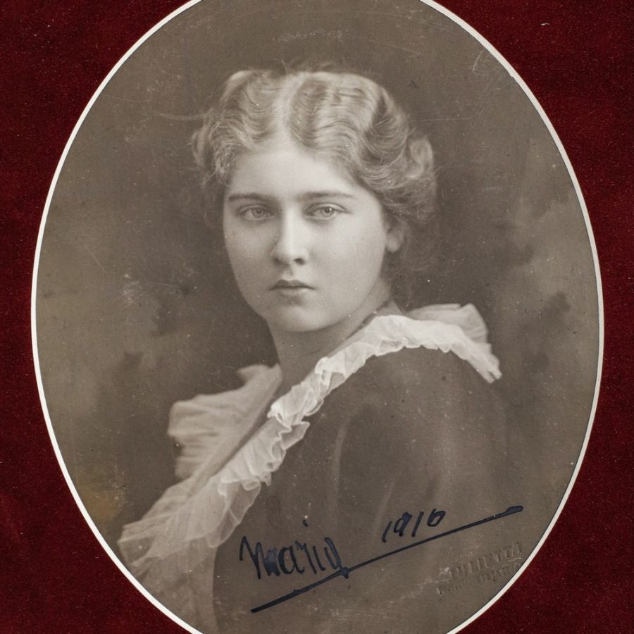 Principesa Maria (Mignon), fotografie semnată olograf, atelier Julietta - imagine 3