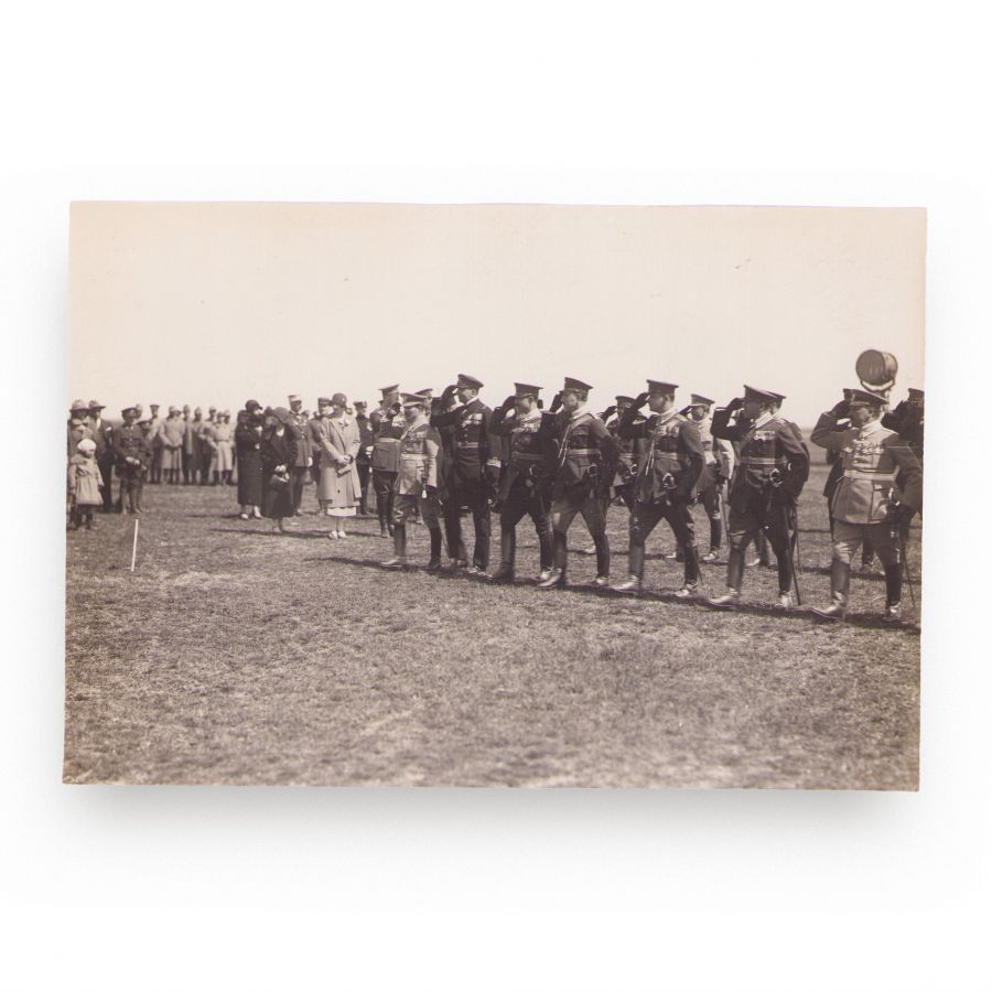 Familia regală a României la un miting aviatic, februarie 1925, cinci fotografii de epocă - imagine 5